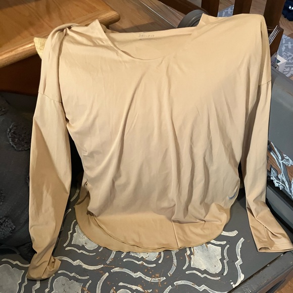 Women’s Nike Dri-Fit Long Sleeved Size M - Picture 2 of 9